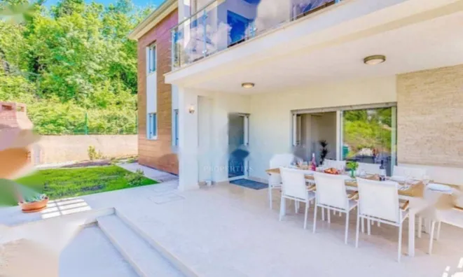 Недвижимость Семейный дом 275 м² Центр, Опатия: 13