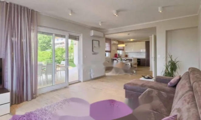 Недвижимость Семейный дом 275 м² Центр, Опатия: 25