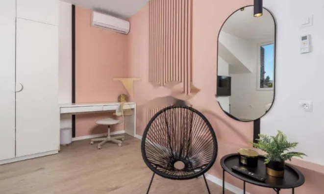 Недвижимость Трёхкомнатная квартира в центре: 4