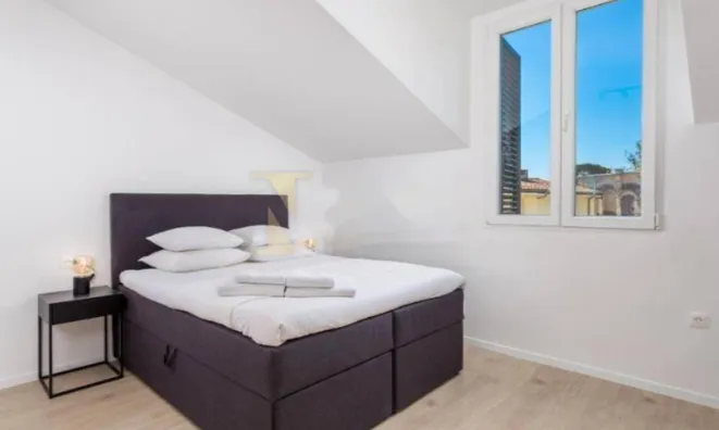 Недвижимость Трёхкомнатная квартира в центре: 8