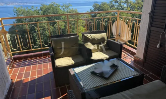 Недвижимость Четырехкомнатная квартира, Центр, Опатия: 4