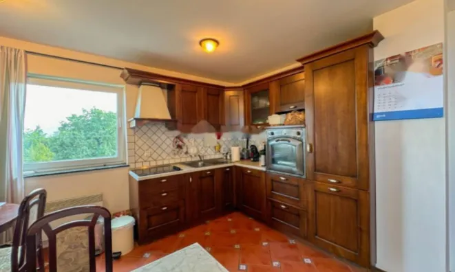 Недвижимость Трёхкомнатная квартира в центре: 3