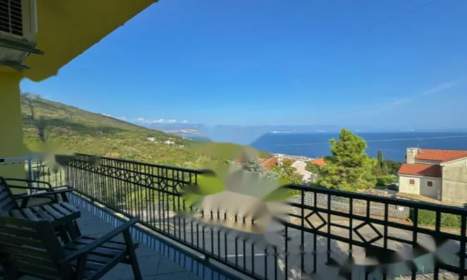 Недвижимость Трёхкомнатная квартира в центре: 18