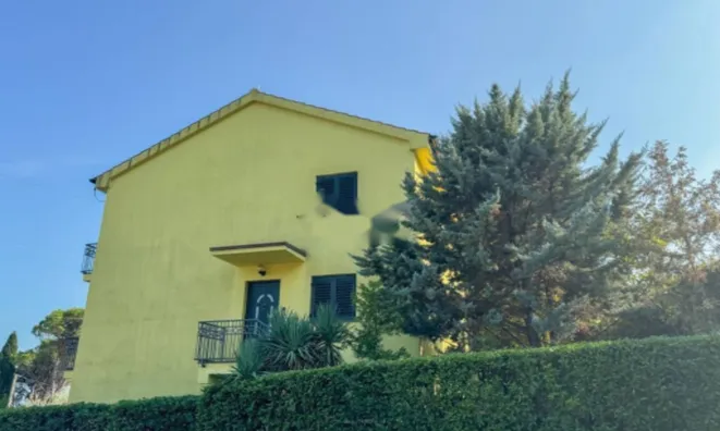 Недвижимость Трёхкомнатная квартира в центре: 19