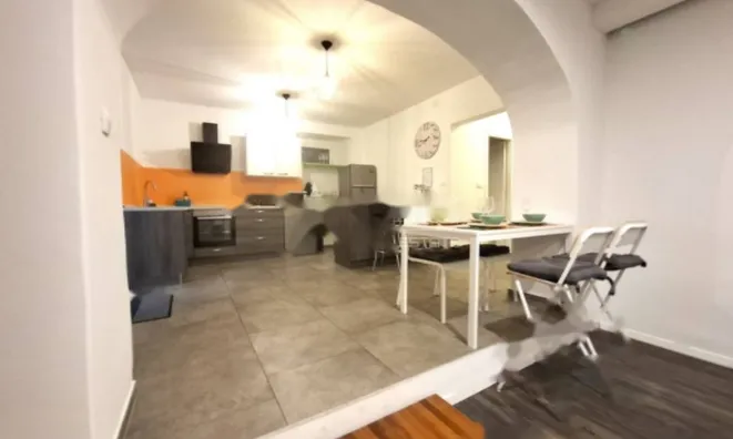 Недвижимость Трехкомнатная квартира в Центре: 2