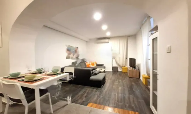 Недвижимость Трехкомнатная квартира в Центре: 3