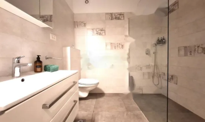 Недвижимость Трехкомнатная квартира в Центре: 4