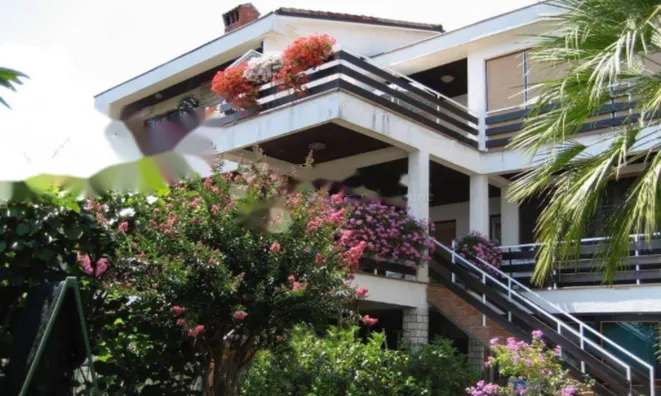 Недвижимость Семейный дом 350 м² в Центре: 4