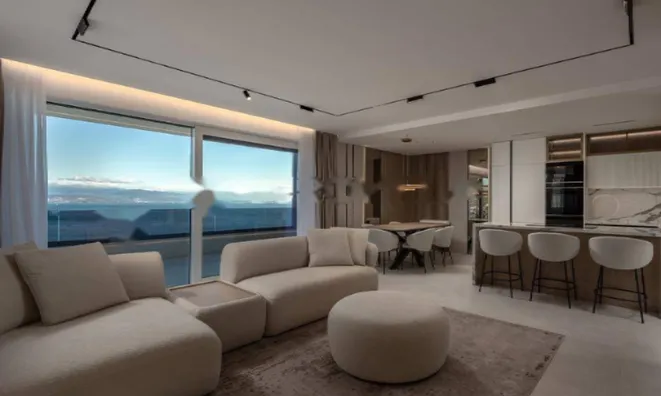 Недвижимость Трехкомнатная квартира Центр: 2