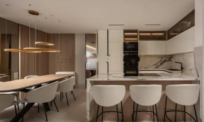 Недвижимость Трехкомнатная квартира Центр: 4