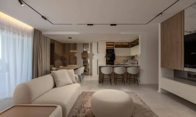 Недвижимость Трехкомнатная квартира Центр: 5