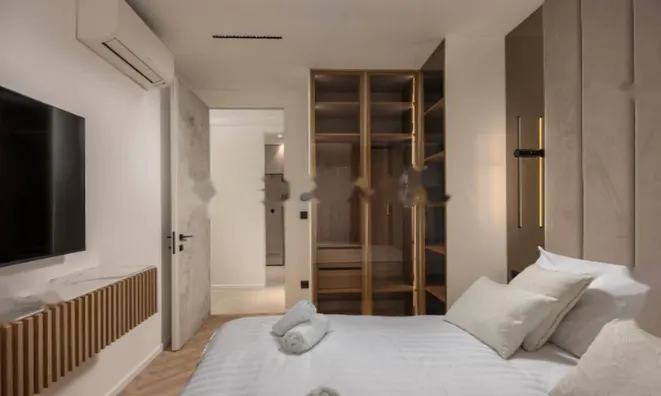 Недвижимость Трехкомнатная квартира Центр: 8