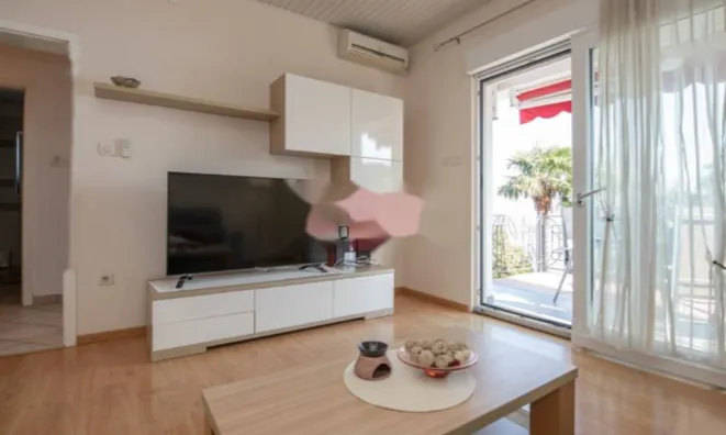 Недвижимость Трёхкомнатная квартира Центр: 3