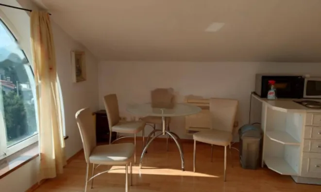 Недвижимость Двухкомнатная квартира в центре: 2