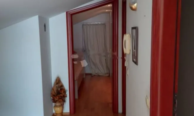 Недвижимость Двухкомнатная квартира в центре: 6