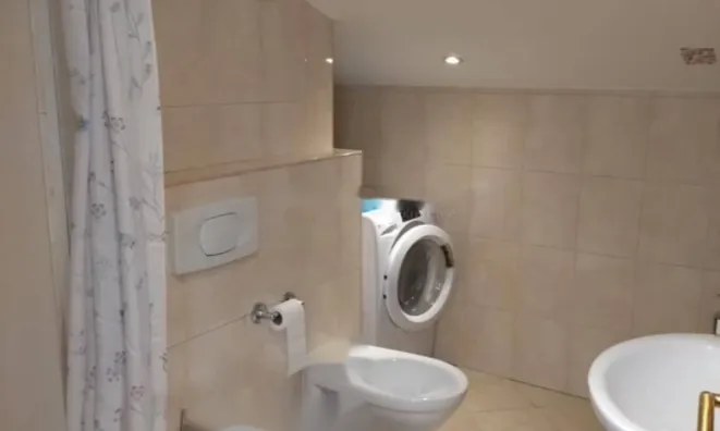 Недвижимость Двухкомнатная квартира в центре: 14