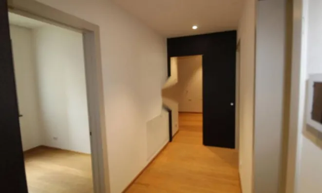 Недвижимость Двухкомнатная квартира, центр: 7