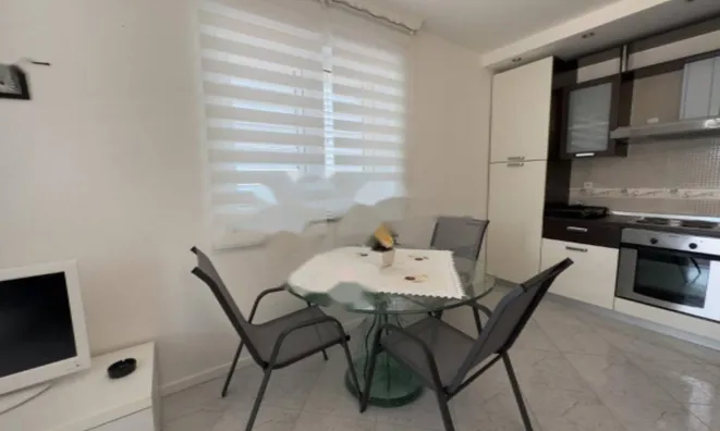 Недвижимость Четырехкомнатная квартира центр: 4