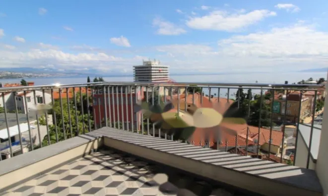 Недвижимость Двухкомнатная квартира в центре: 9