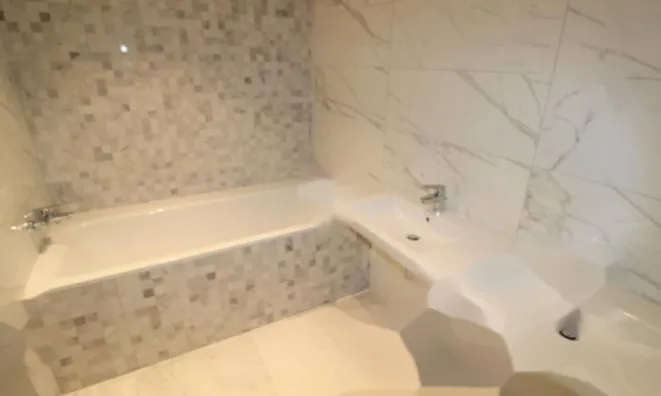 Недвижимость Двухкомнатная квартира в центре: 10