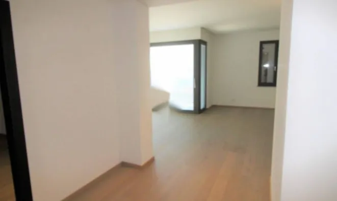 Недвижимость Трёхкомнатная квартира в центре: 4