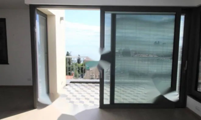 Недвижимость Трёхкомнатная квартира в центре: 14