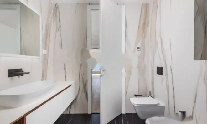 Недвижимость Трехкомнатная квартира в центре: 16