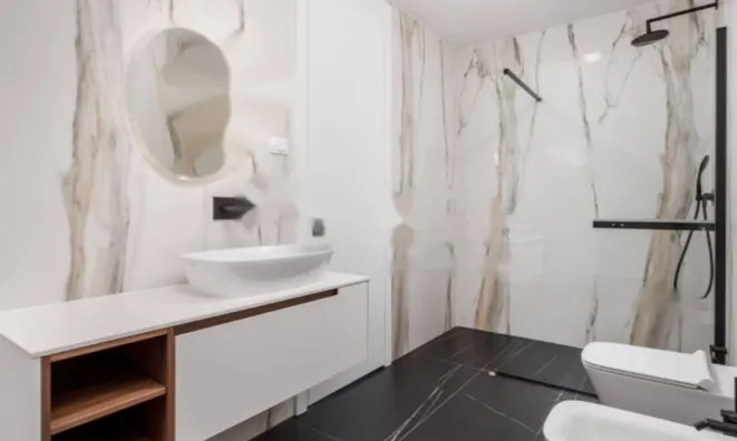 Недвижимость Трехкомнатная квартира в центре: 22