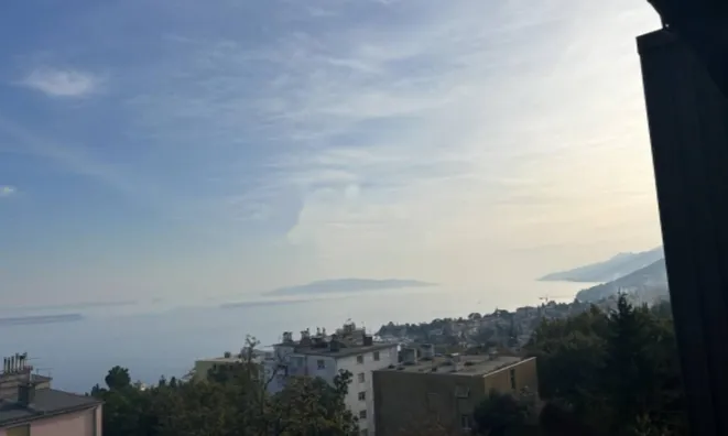 Недвижимость Трёхкомнатная квартира в центре: 2