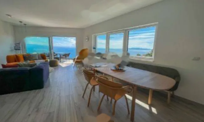 Недвижимость Четырёхкомнатная квартира: 1