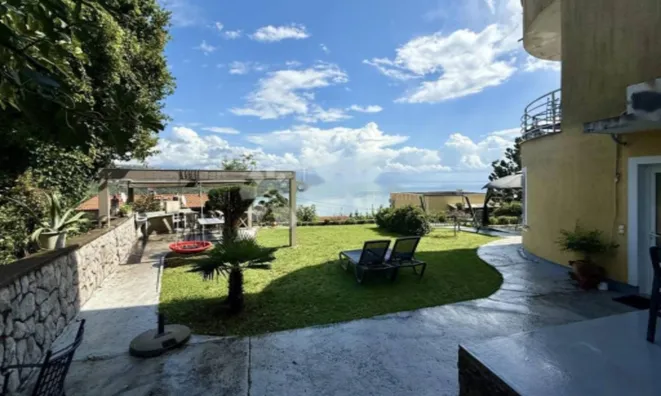 Недвижимость Трёхкомнатная квартира в Опатии: 16