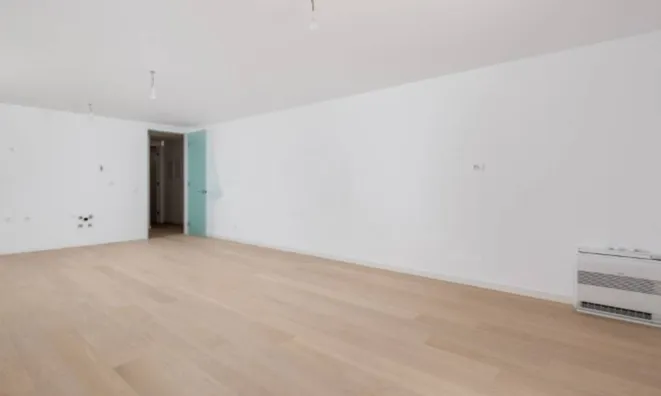 Недвижимость Двухкомнатная квартира в центре: 10