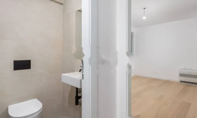 Недвижимость Двухкомнатная квартира в центре: 17