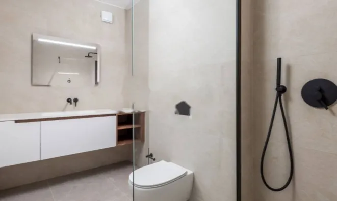 Недвижимость Двухкомнатная квартира в центре: 20