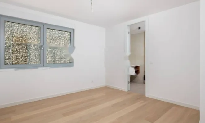 Недвижимость Двухкомнатная квартира в центре: 21