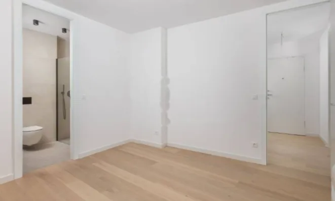 Недвижимость Двухкомнатная квартира в центре: 22