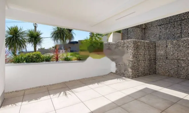 Недвижимость Двухкомнатная квартира в центре: 24