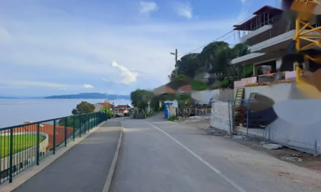 Недвижимость Трехкомнатная квартира в центре: 9