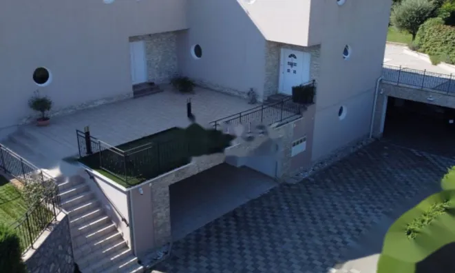 Недвижимость Семейный дом 400 м² в Центре: 10