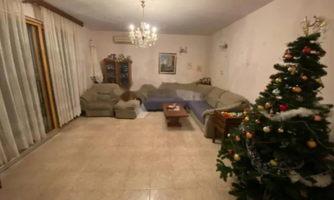 Недвижимость Четырехкомнатная квартира: 2