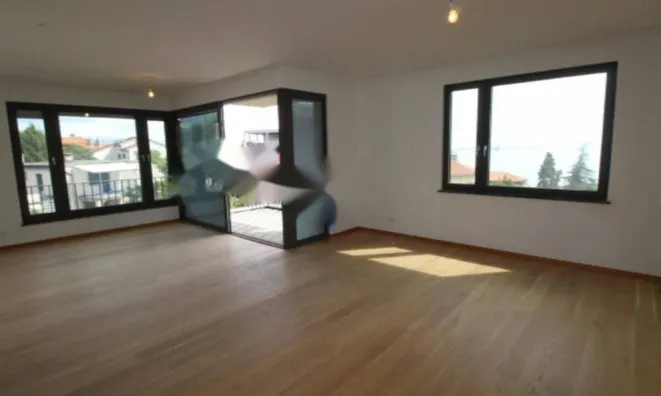 Недвижимость Двухкомнатная квартира в центре: 1