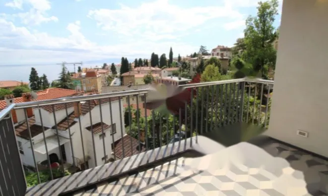 Недвижимость Двухкомнатная квартира в центре: 2