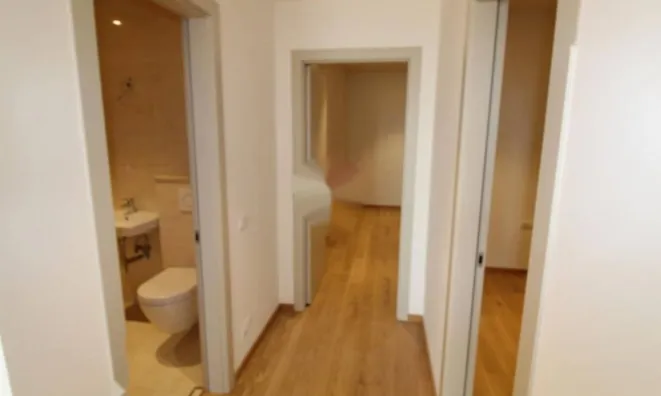 Недвижимость Двухкомнатная квартира в центре: 6