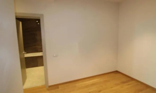 Недвижимость Двухкомнатная квартира в центре: 8