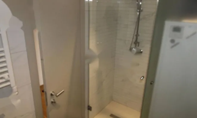 Недвижимость Двухкомнатная квартира в центре: 11