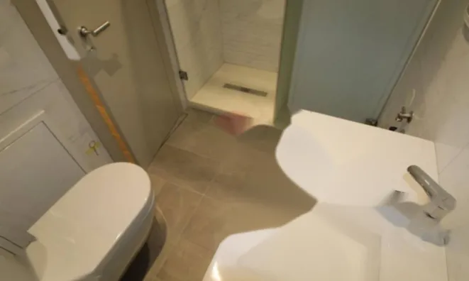 Недвижимость Двухкомнатная квартира в центре: 12