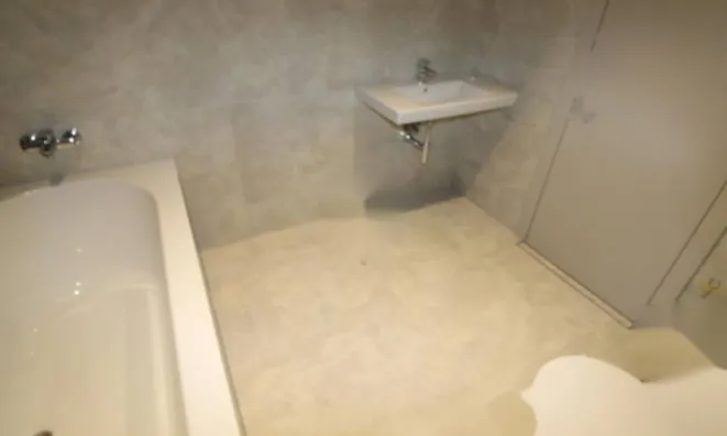 Недвижимость Двухкомнатная квартира в центре: 13