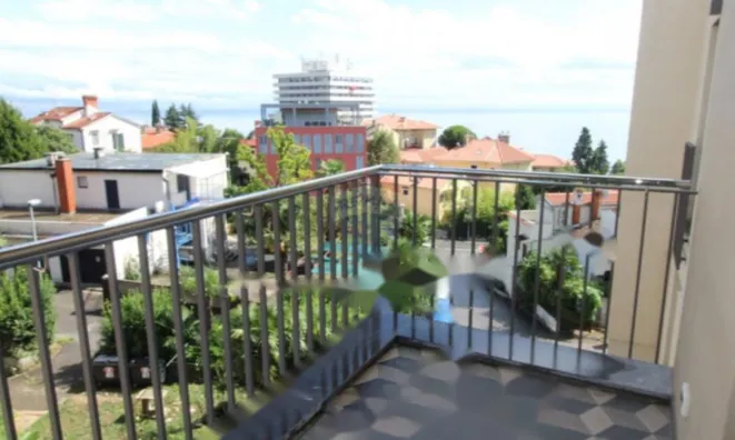 Недвижимость Двухкомнатная квартира в центре: 2