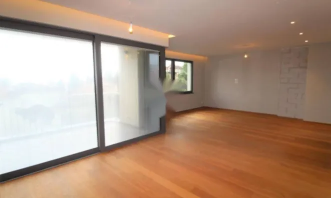 Недвижимость Трёхкомнатная квартира, Центр: 1