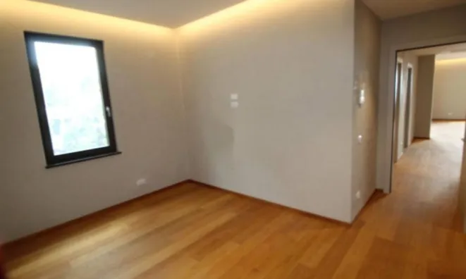 Недвижимость Трёхкомнатная квартира, Центр: 5